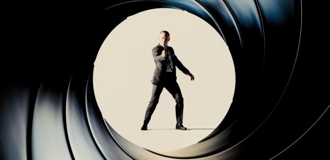 James Bond - Daniel Craig Gunbarrel